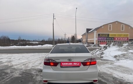 Toyota Camry, 2017 год, 1 800 000 рублей, 4 фотография