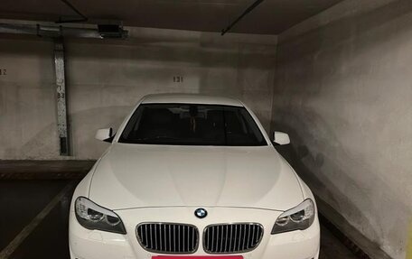 BMW 5 серия, 2011 год, 1 990 000 рублей, 17 фотография