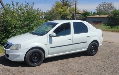 Renault Logan I, 2013 год, 320 000 рублей, 2 фотография