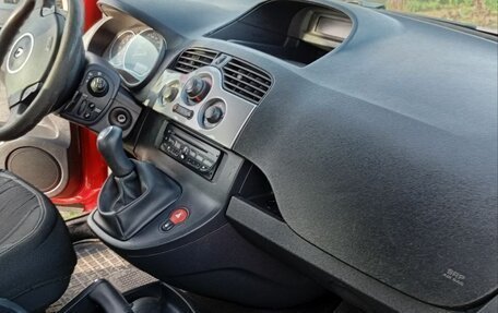 Renault Kangoo II рестайлинг, 2011 год, 900 000 рублей, 3 фотография