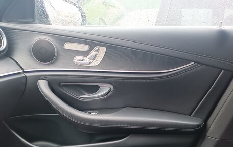 Mercedes-Benz E-Класс, 2016 год, 3 390 000 рублей, 28 фотография