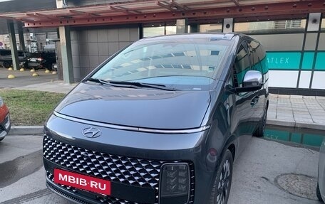 Hyundai Staria, 2023 год, 6 200 000 рублей, 2 фотография