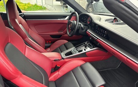 Porsche 911, 2023 год, 58 800 000 рублей, 17 фотография