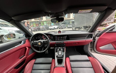 Porsche 911, 2023 год, 58 800 000 рублей, 15 фотография