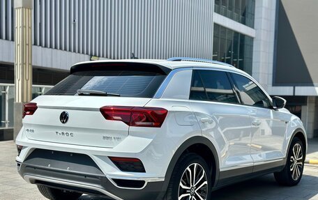 Volkswagen T-Roc I, 2022 год, 1 990 000 рублей, 6 фотография