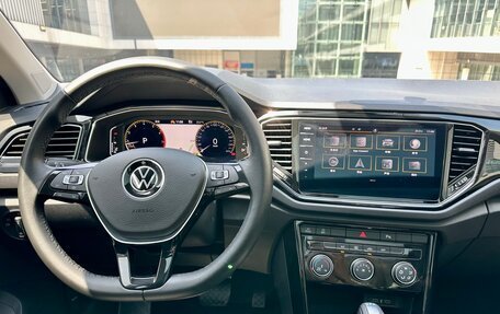 Volkswagen T-Roc I, 2022 год, 1 990 000 рублей, 11 фотография