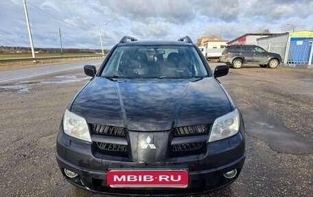 Mitsubishi Outlander III рестайлинг 3, 2007 год, 700 000 рублей, 2 фотография