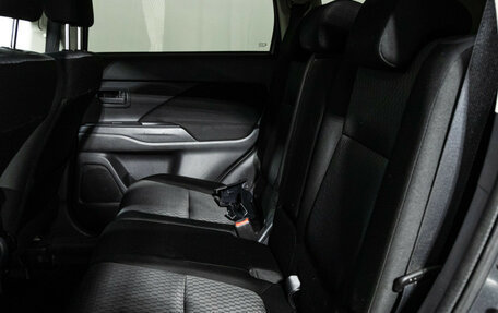 Mitsubishi Outlander III рестайлинг 3, 2013 год, 1 115 585 рублей, 10 фотография
