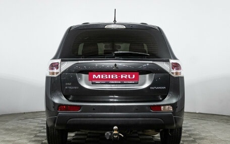 Mitsubishi Outlander III рестайлинг 3, 2013 год, 1 115 585 рублей, 6 фотография