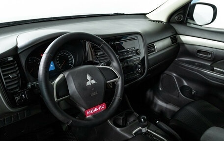 Mitsubishi Outlander III рестайлинг 3, 2013 год, 1 115 585 рублей, 11 фотография