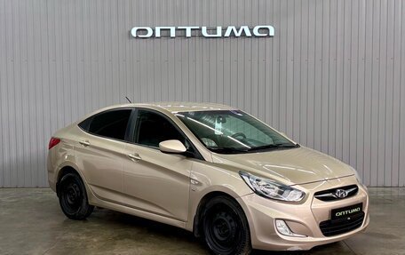 Hyundai Solaris II рестайлинг, 2013 год, 750 000 рублей, 3 фотография