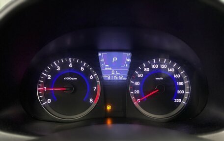 Hyundai Solaris II рестайлинг, 2013 год, 750 000 рублей, 10 фотография
