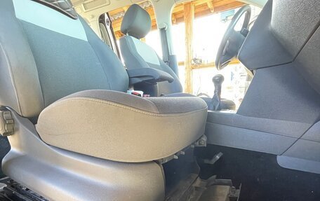 Volkswagen Caddy III рестайлинг, 2011 год, 849 000 рублей, 28 фотография