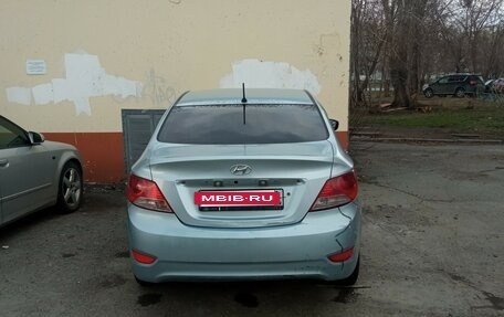 Hyundai Solaris II рестайлинг, 2011 год, 400 000 рублей, 4 фотография