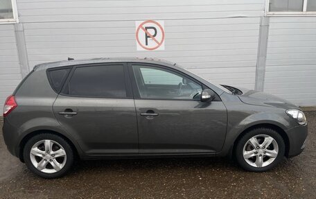 KIA cee'd I рестайлинг, 2011 год, 870 000 рублей, 4 фотография