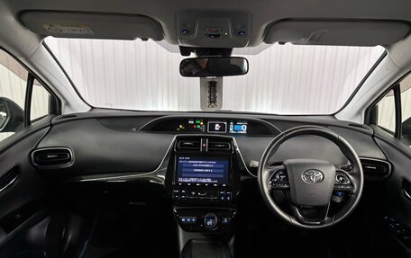 Toyota Prius IV XW50, 2018 год, 1 917 000 рублей, 9 фотография