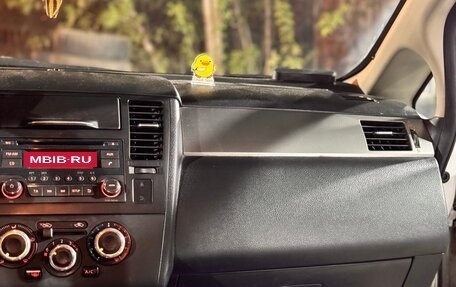 Nissan Tiida, 2010 год, 750 000 рублей, 12 фотография