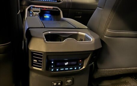 Toyota Sequoia, 2024 год, 15 500 000 рублей, 2 фотография