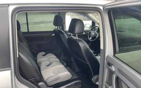 Volkswagen Touran III, 2007 год, 499 000 рублей, 19 фотография