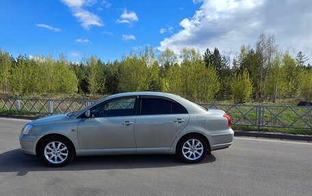 Toyota Avensis III рестайлинг, 2004 год, 690 000 рублей, 3 фотография