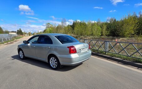 Toyota Avensis III рестайлинг, 2004 год, 690 000 рублей, 6 фотография