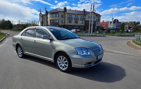 Toyota Avensis III рестайлинг, 2004 год, 690 000 рублей, 21 фотография