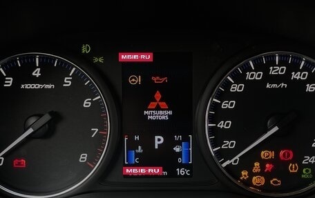 Mitsubishi Outlander III рестайлинг 3, 2021 год, 3 150 000 рублей, 9 фотография