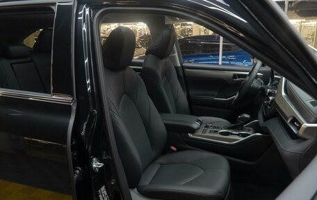 Toyota Highlander, 2024 год, 5 880 000 рублей, 8 фотография