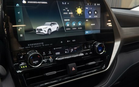 Toyota Highlander, 2024 год, 5 880 000 рублей, 15 фотография