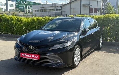 Toyota Camry, 2020 год, 3 050 000 рублей, 2 фотография