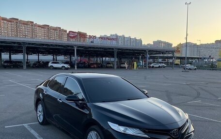Toyota Camry, 2021 год, 2 950 000 рублей, 2 фотография