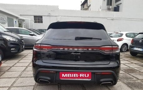 Porsche Macan I рестайлинг, 2022 год, 5 860 000 рублей, 3 фотография