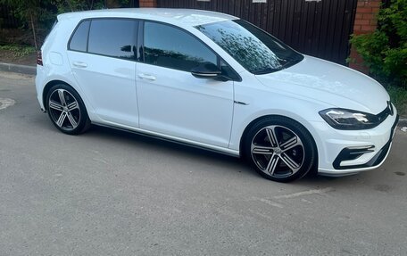 Volkswagen Golf R VII, 2019 год, 3 300 000 рублей, 2 фотография