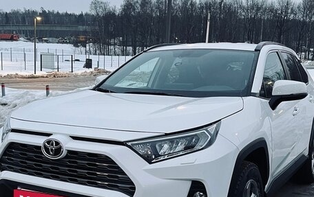 Toyota RAV4, 2022 год, 3 100 000 рублей, 2 фотография