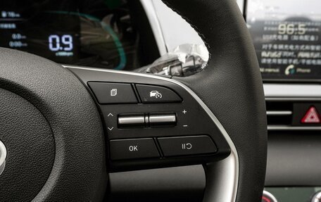 Hyundai Elantra, 2023 год, 2 290 000 рублей, 18 фотография