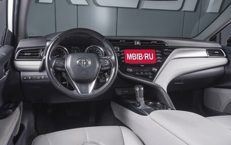 Toyota Camry, 2020 год, 3 150 000 рублей, 6 фотография