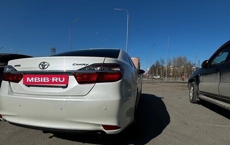 Toyota Camry, 2015 год, 2 050 000 рублей, 3 фотография