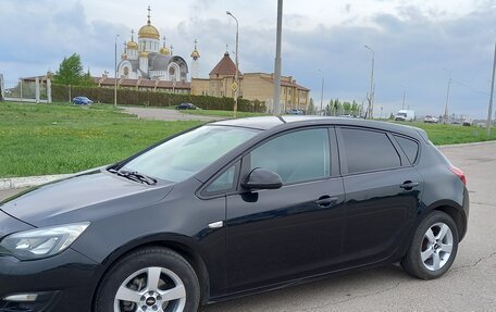 Opel Astra J, 2013 год, 950 000 рублей, 2 фотография