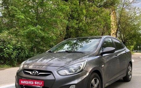 Hyundai Solaris II рестайлинг, 2011 год, 578 000 рублей, 2 фотография