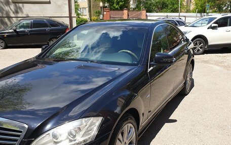 Mercedes-Benz S-Класс, 2010 год, 2 100 000 рублей, 2 фотография