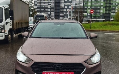 Hyundai Solaris II рестайлинг, 2018 год, 880 000 рублей, 1 фотография