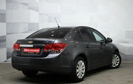 Chevrolet Cruze II, 2010 год, 890 000 рублей, 6 фотография