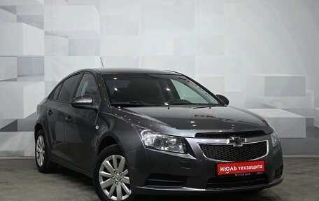 Chevrolet Cruze II, 2010 год, 890 000 рублей, 3 фотография