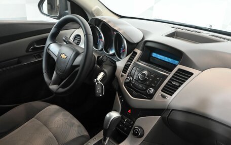 Chevrolet Cruze II, 2010 год, 890 000 рублей, 11 фотография