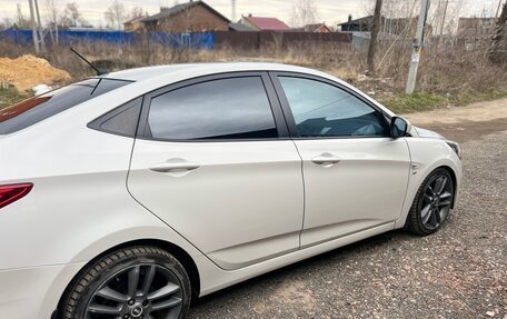 Hyundai Solaris II рестайлинг, 2015 год, 1 200 000 рублей, 5 фотография