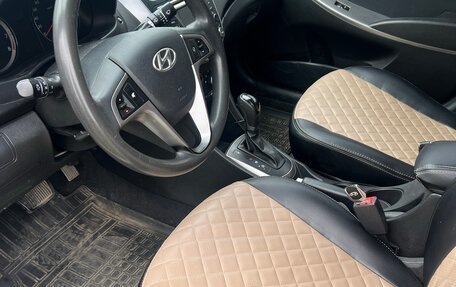 Hyundai Solaris II рестайлинг, 2015 год, 1 200 000 рублей, 11 фотография