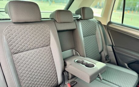 Volkswagen Tiguan II, 2018 год, 2 030 000 рублей, 27 фотография