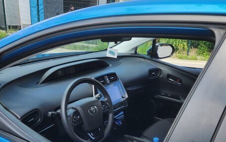 Toyota Prius IV XW50, 2022 год, 2 490 000 рублей, 6 фотография