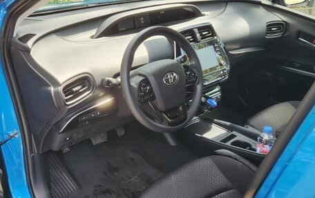 Toyota Prius IV XW50, 2022 год, 2 490 000 рублей, 5 фотография