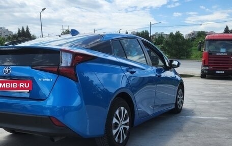 Toyota Prius IV XW50, 2022 год, 2 490 000 рублей, 4 фотография